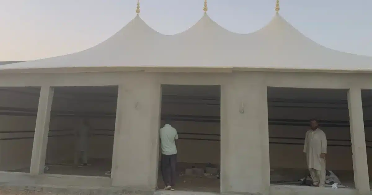 خيام أبو صقور الملكية